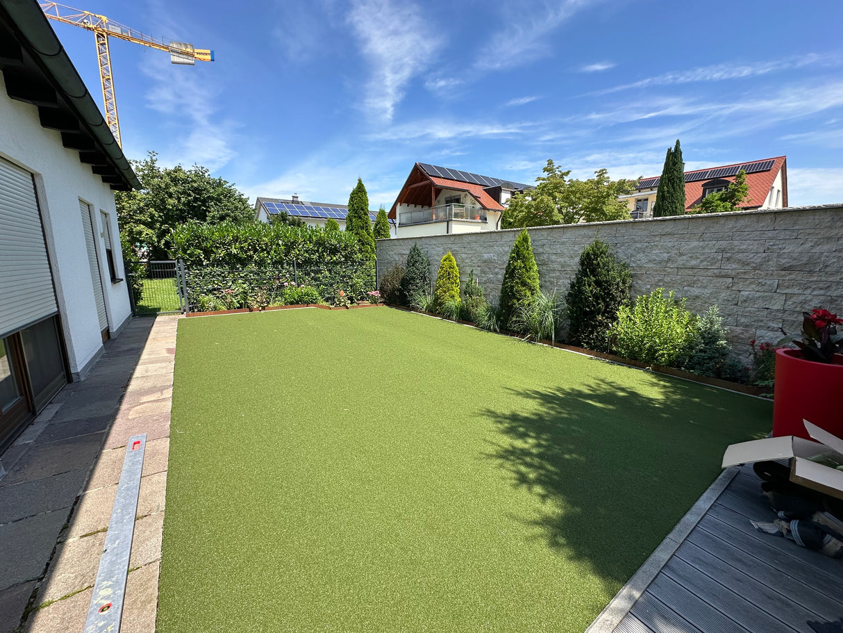 Putting artificial turf